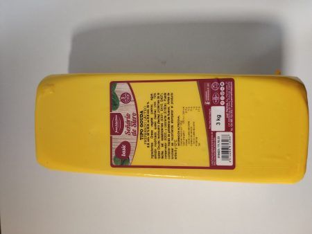 una barra de queso tipo gouda señorio de siera de 3 kilos